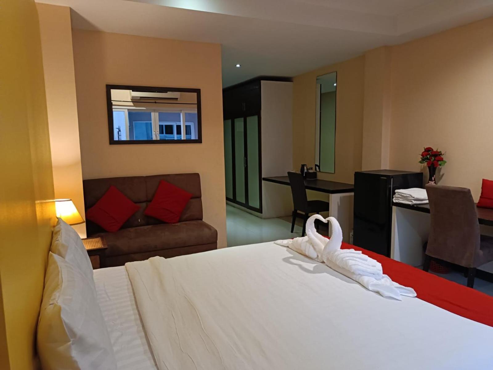 Aura Inn Rooms Pattaya Eksteriør bilde